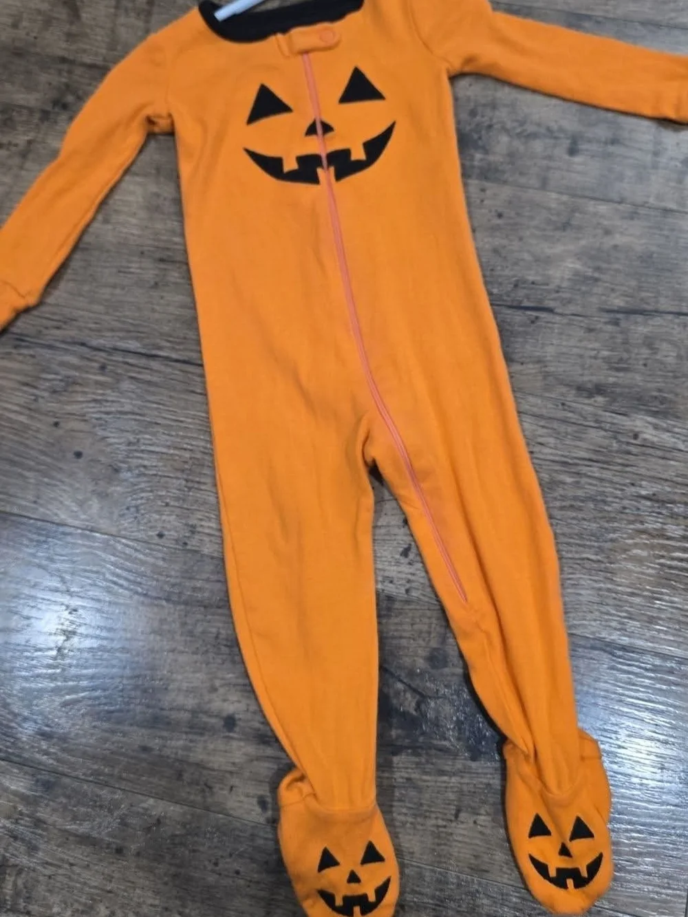 The Children's Place Orange Jack-O'-Lantern Footed Pajamas Sz 9/12 Months